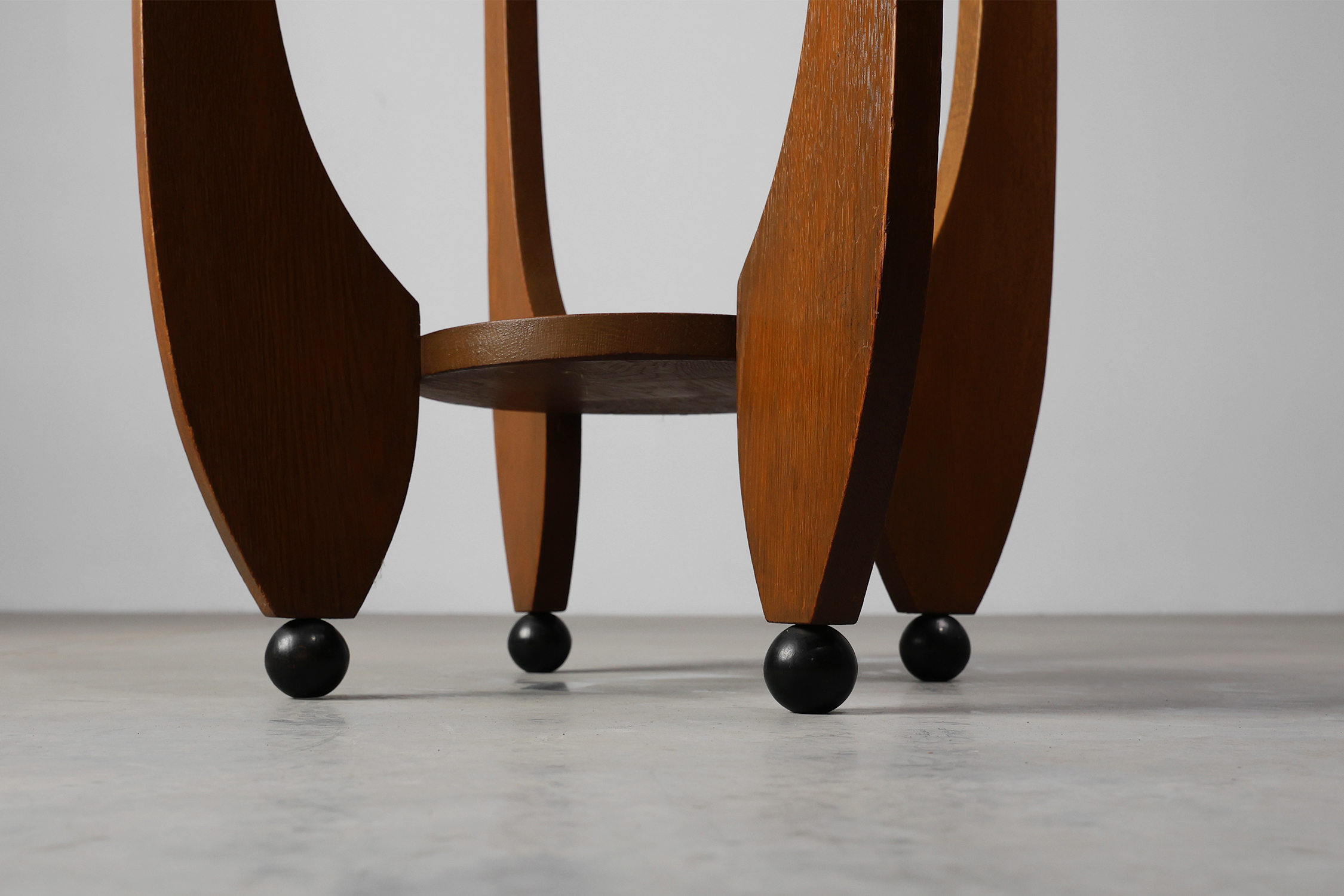 Amsterdamse School Oak round Side Table, The Netherlands, ca. 1920thumbnail